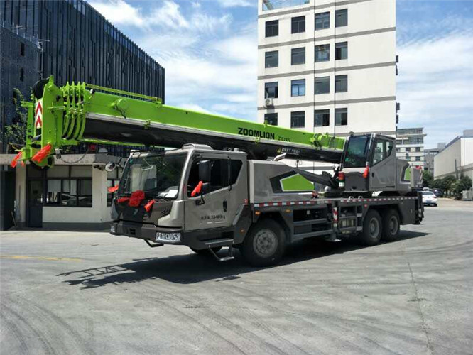 石屏县跨街广告牌的高空安装注意事项