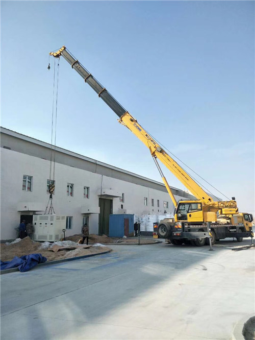 石屏县“超载就喊停”—— 吊车的 “重量保镖” 技术